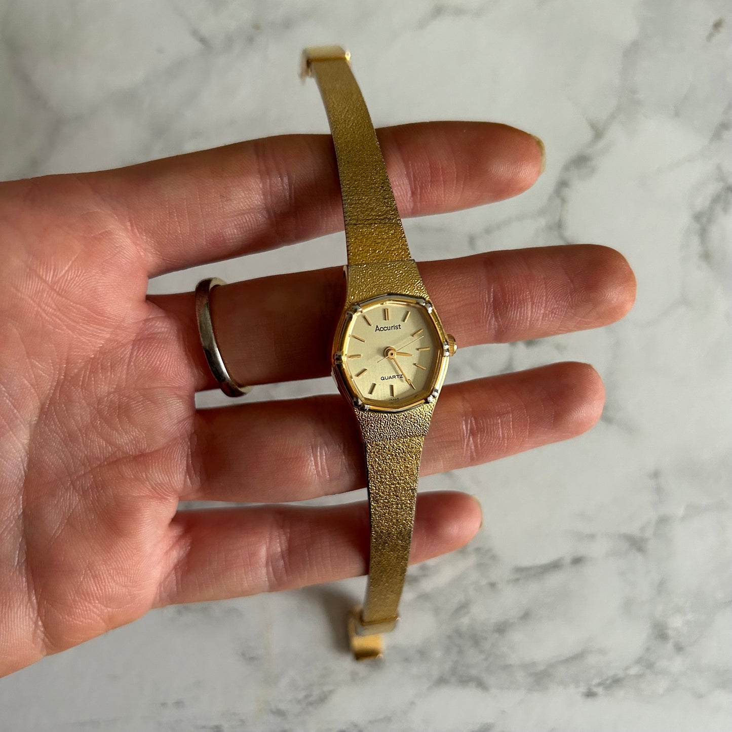 Vintage Women’s Gold Accurist Quartz Watch